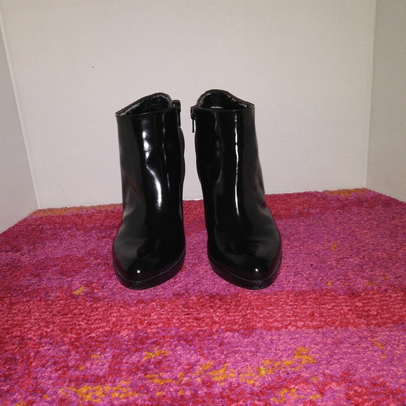 Nine West "Joydon" Bootie - Picture 3 of 12